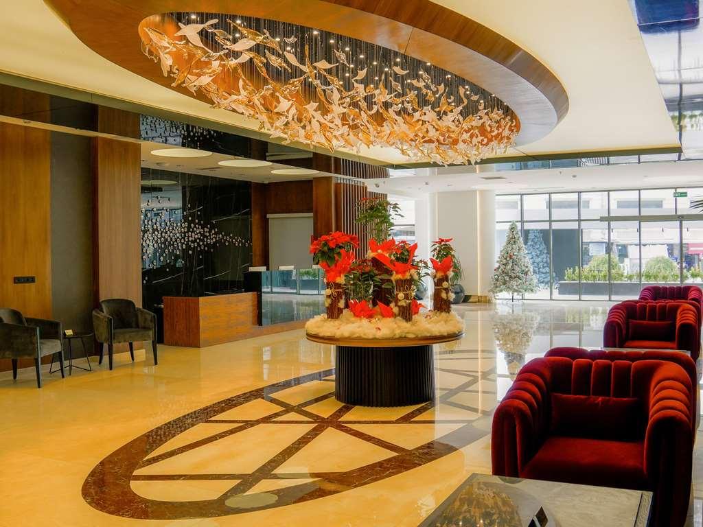 Ramada Hotel & Suites By Wyndham Erbil 32 Park 内观 照片